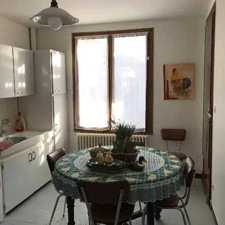 T2 Dans Une Maison 디뉴레뱅