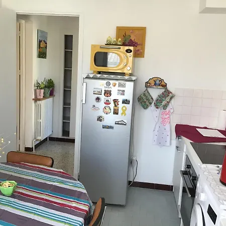게스트하우스 T2 Dans Une Maison 디뉴레뱅
