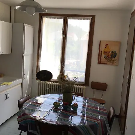 T2 Dans Une Maison 게스트하우스 *